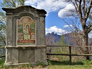 64 Al parco dell'Eremo del Monte Barro edicola con Madonna e vista sui Corni di Canzo